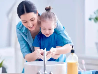 Consejos esenciales de cuidado personal para estudiantes y familias